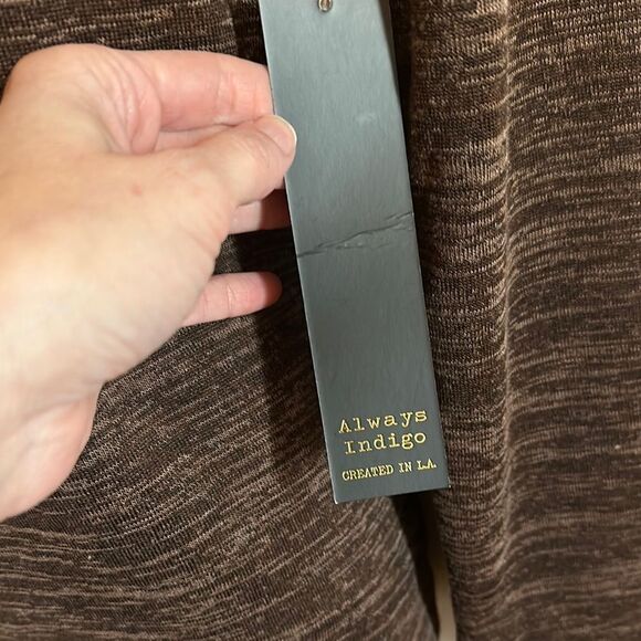 Brown Long Sleeve Top Blouse Shirt Grommet Detail Gold Zipper  Medium M NWT - Picture 5 of 10